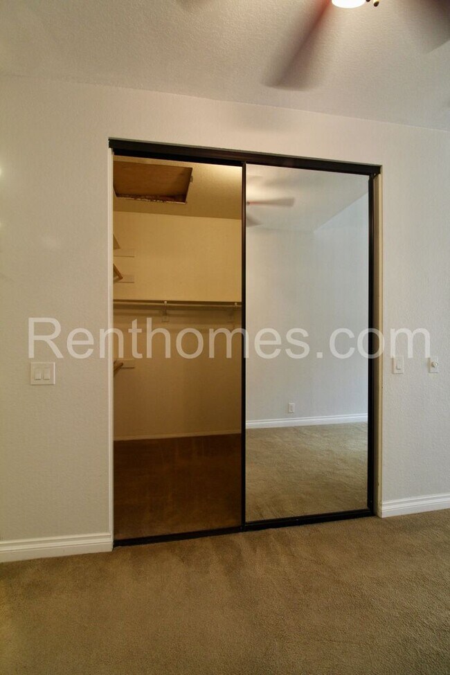 Building Photo - 15730 Via Calanova