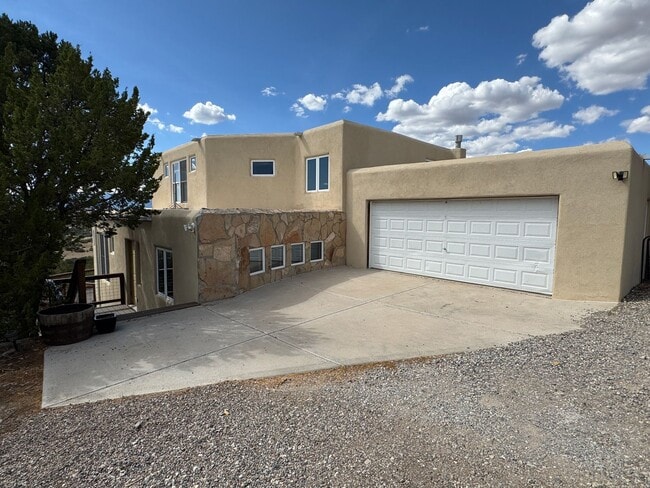 Building Photo - 10 Alta Ct