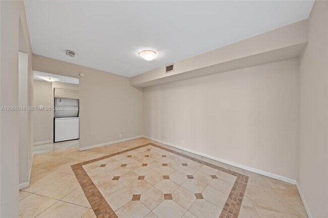 Building Photo - 4000 Towerside Terrace