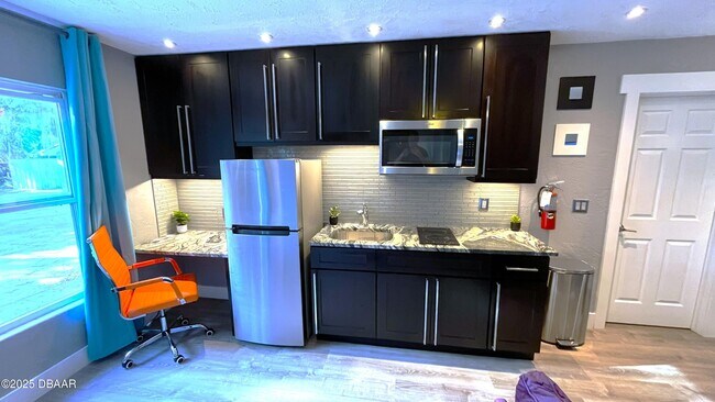 Building Photo - 236 N Keech St