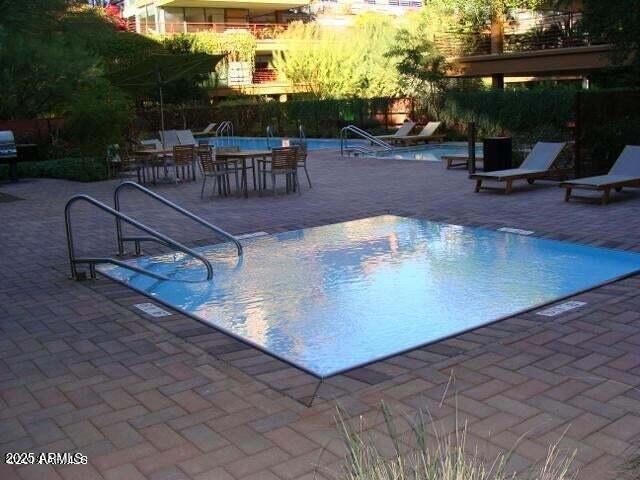 Building Photo - 7137 E Rancho Vista Dr