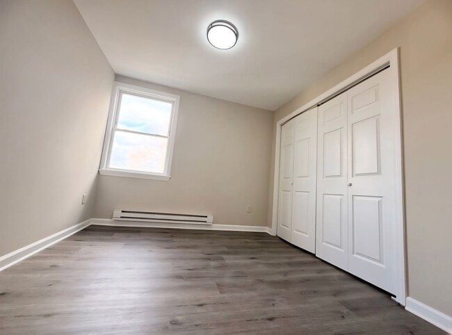 Building Photo - 3-7 Maple Street - Unit 7