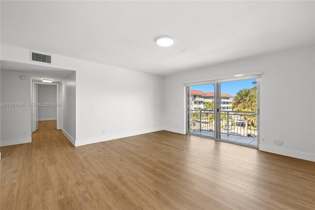 Building Photo - 455 S Pine Island Rd