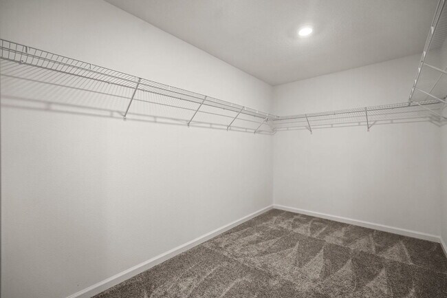 Building Photo - 4981 Worchester Dr