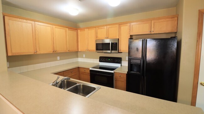 Building Photo - 3/2.5 Townhome in Redmond