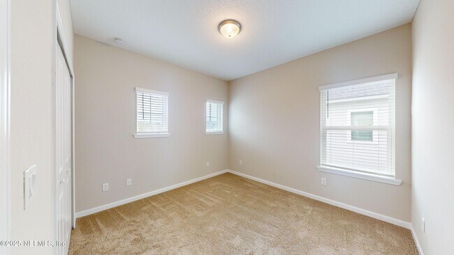 Building Photo - 167 Windermere Way