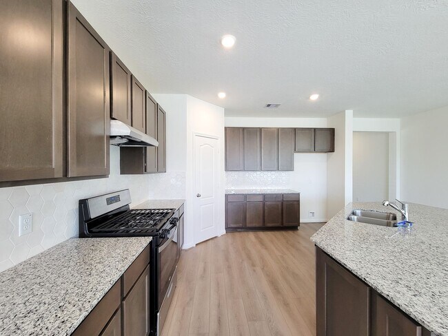 Building Photo - 2815 LYRA Ct