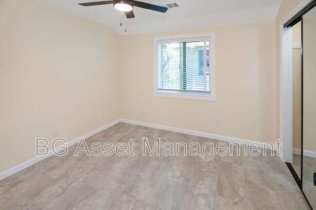 Building Photo - 2807 Sabral Cir