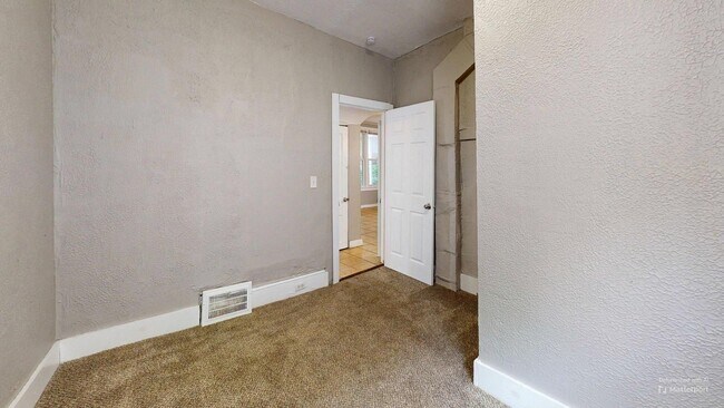 Building Photo - 6011 Pear Ave