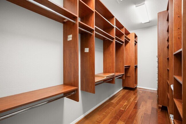 Building Photo - 6612 Casimir Cove