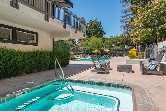 Building Photo - Marina Cove