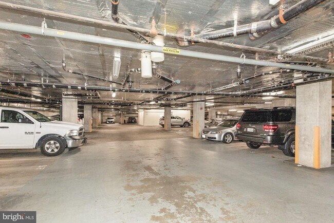 Building Photo - 1300 N St NW