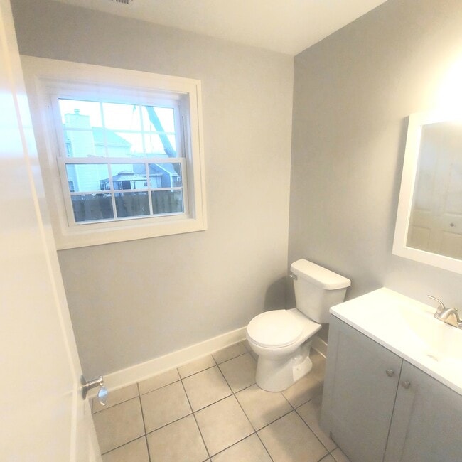 Building Photo - 617 Yale Ln