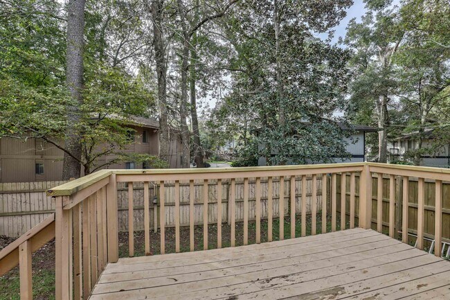 Building Photo - 1609 Willow Bend Way