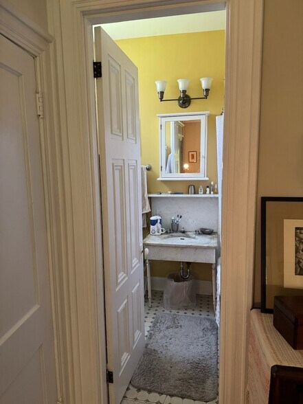 Building Photo - 3605 Hamilton St