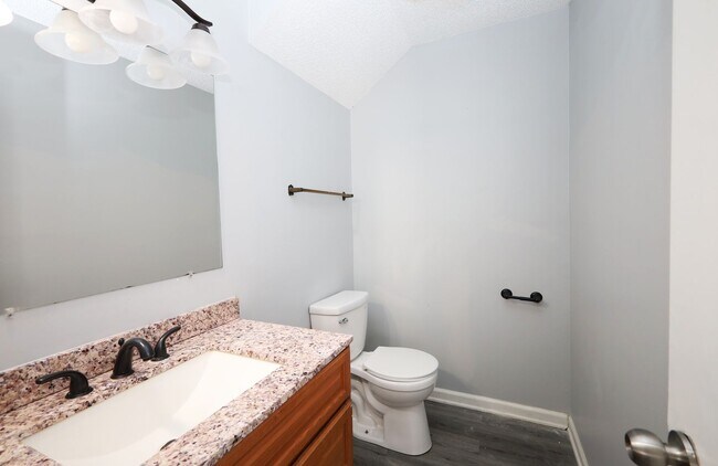 Building Photo - 1205 Bethune St