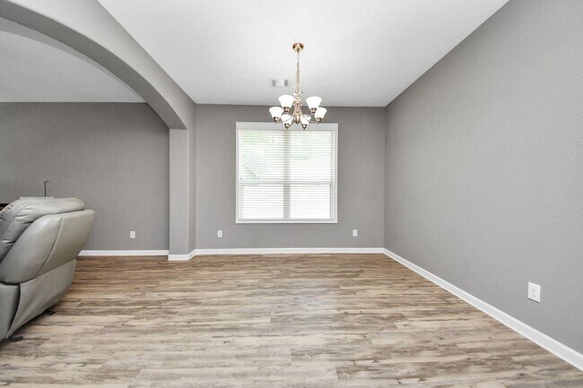 Building Photo - 2011 Halyard Dr