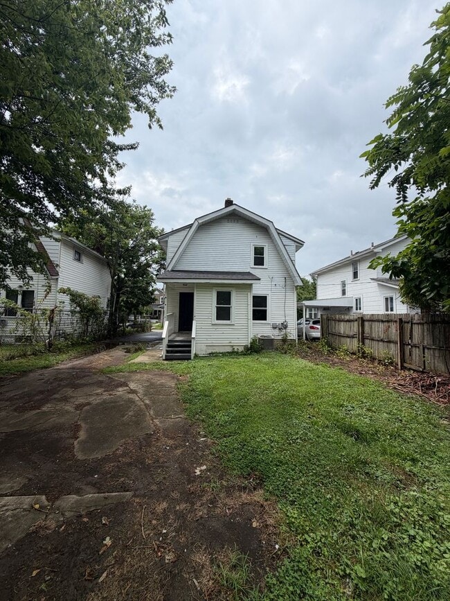 Building Photo - 1202 E 20th Ave