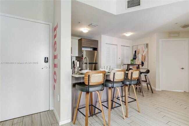 Building Photo - 481 NE 29th St