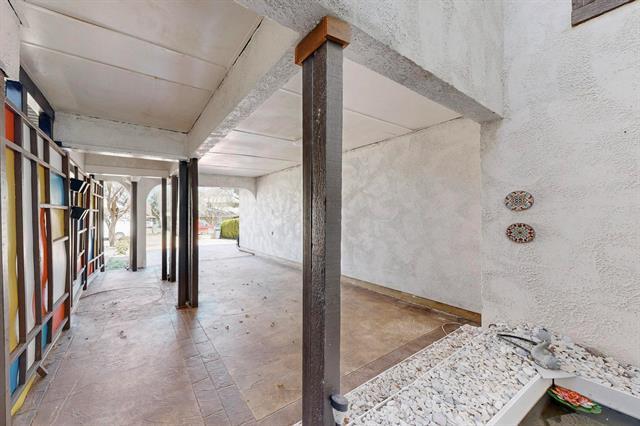 Building Photo - 3103 Lakeside Dr