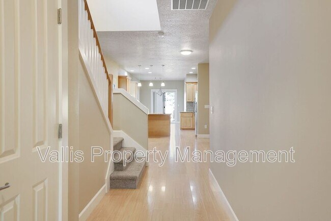 Building Photo - 5164 Andresen St SE