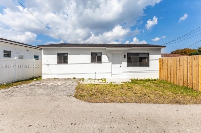 Building Photo - 1918 Taft St