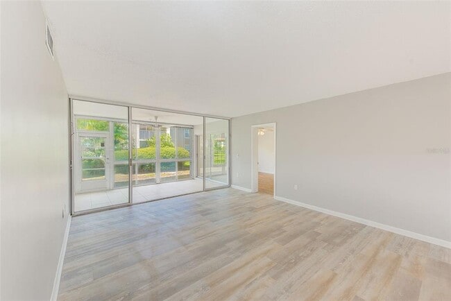 Building Photo - 10280 Imperial Point Dr W