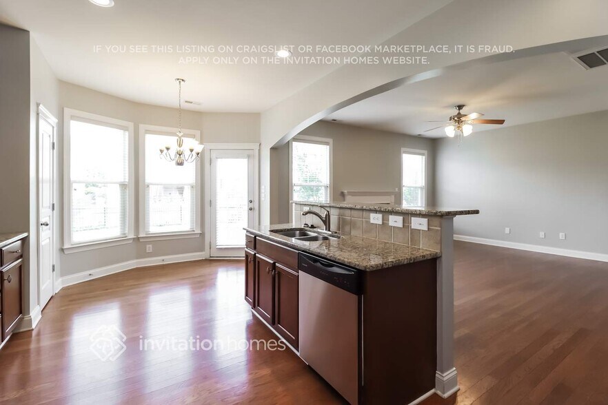 Building Photo - 8024 Whitehawk Hill Rd