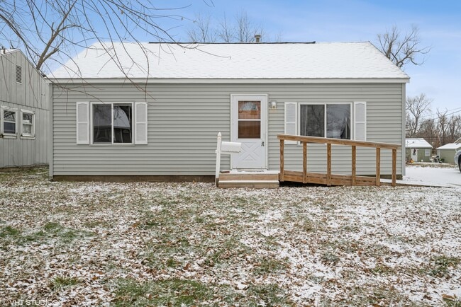 Primary Photo - 3740 Kencrest Dr NE