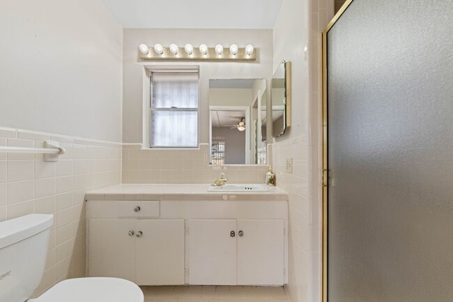 Building Photo - 303 Marquis Ln