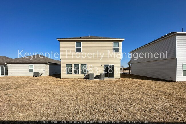 Building Photo - Gorgeous 3 Bed 2.5 Bath Two Story Home in Heart Of Yukon!