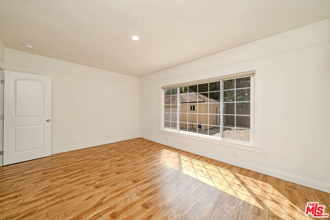 Building Photo - 5430 Monroe St