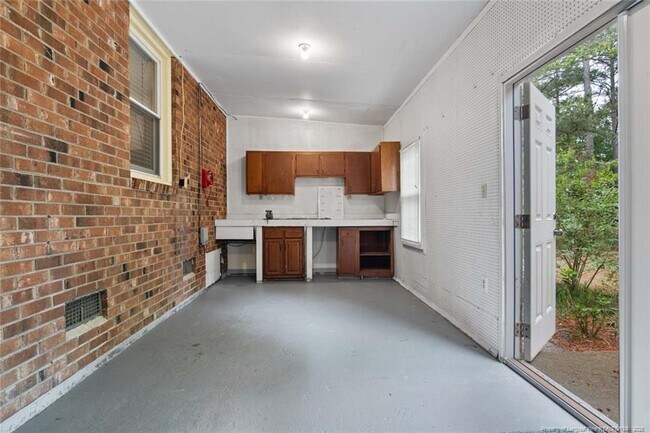 Building Photo - 508 Waterbury Dr