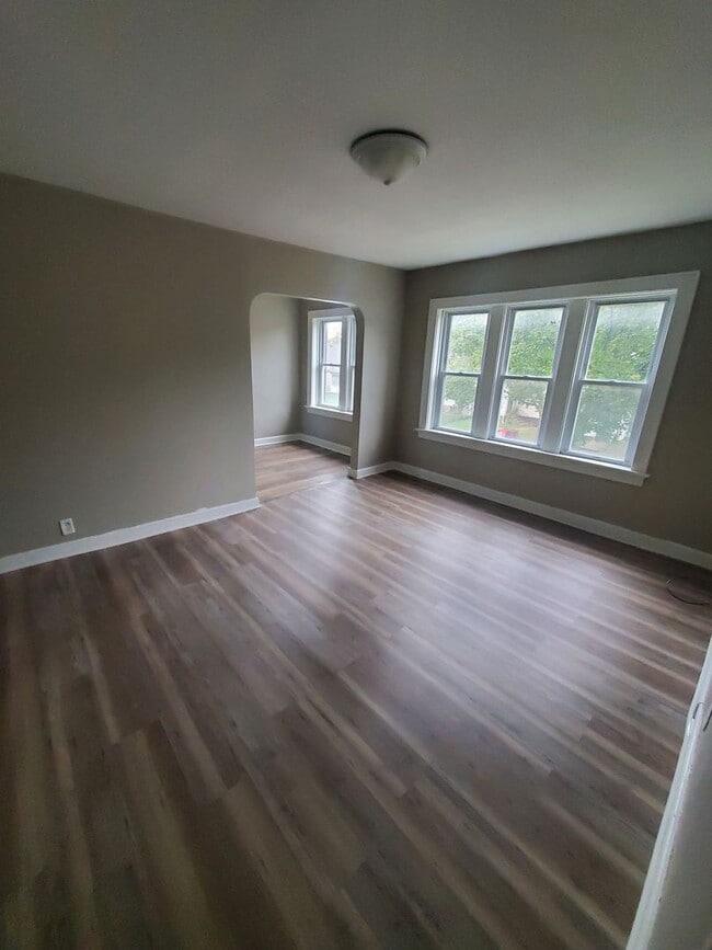 Building Photo - 4603 N 29th St - 6 unit