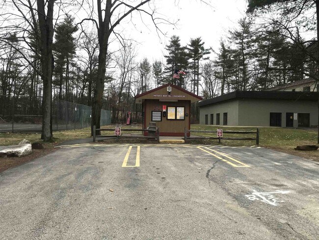 Building Photo - 13 Strawberry Bank Rd