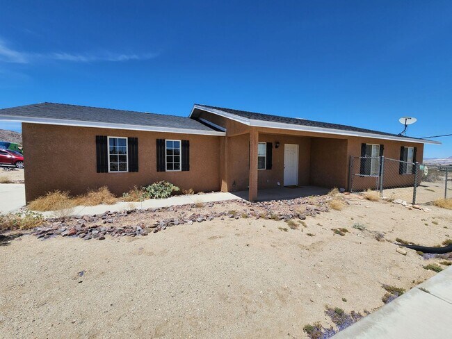 Building Photo - Beautiful 3 bedroom  2 bath