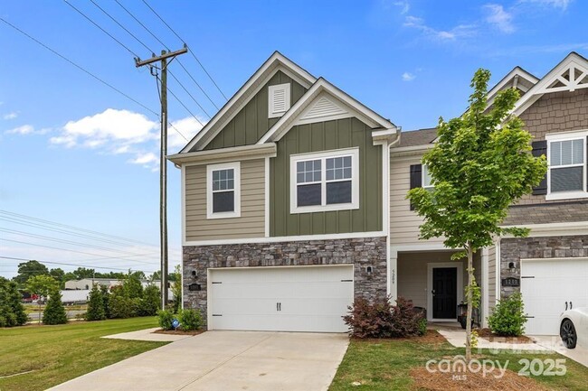 Building Photo - 5207 Maynard Hl Dr