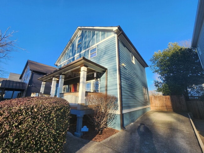 Building Photo - 3239 Osborne Rd NE