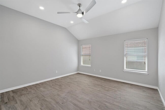 Building Photo - 1083 Zeus Cir