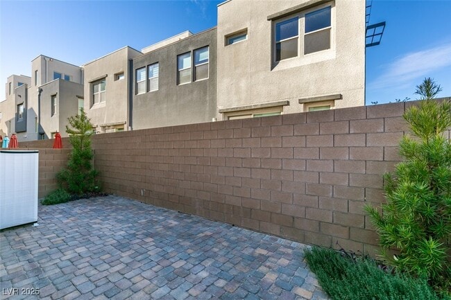 Building Photo - 11323 Gravitation Dr