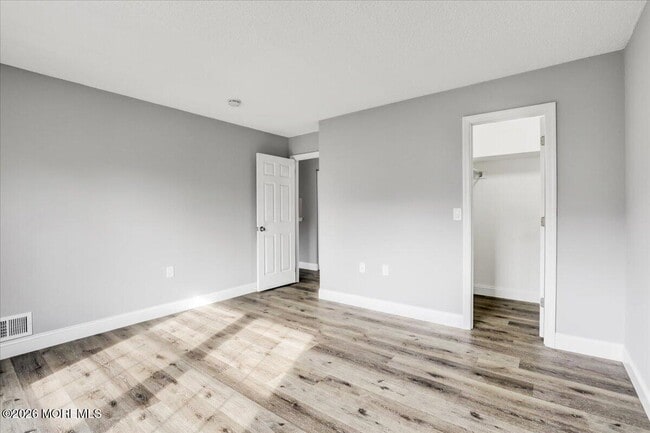 Building Photo - 306 Larkspur Ln