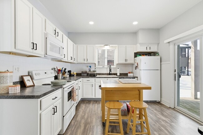 Building Photo - 1374 Ida Ave