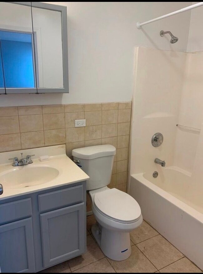 Building Photo - 2216 W Adams St