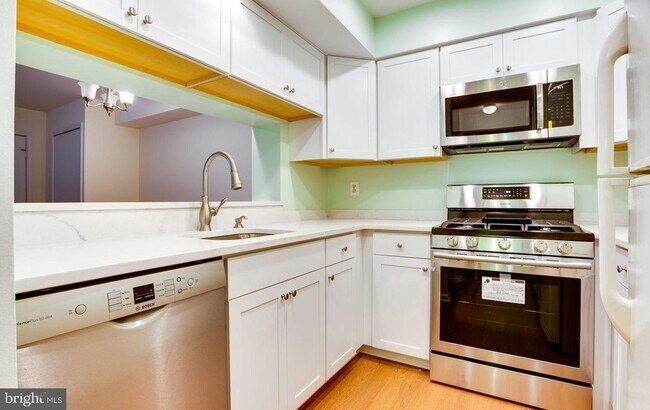 Building Photo - 14376 Havener House Ct