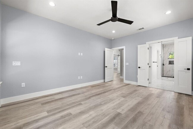 Building Photo - 3013 Clark Ave