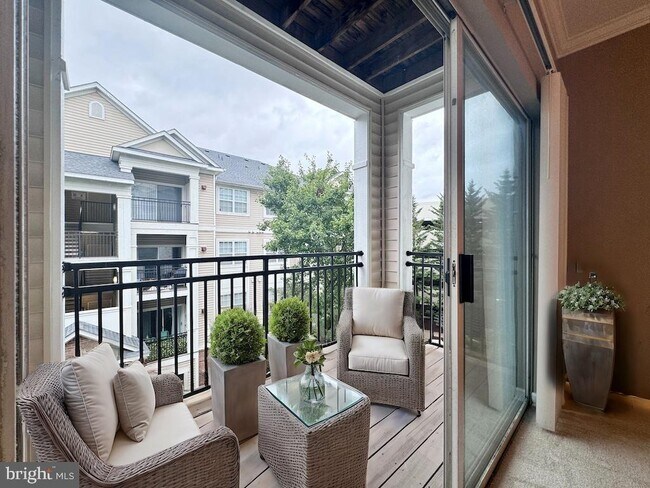 Primary Photo - 12925 Centre Park Cir