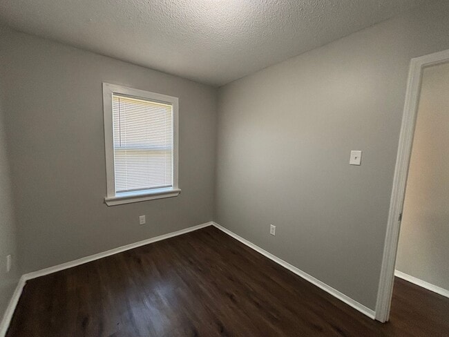 Building Photo - 3803 Kalamath Cove