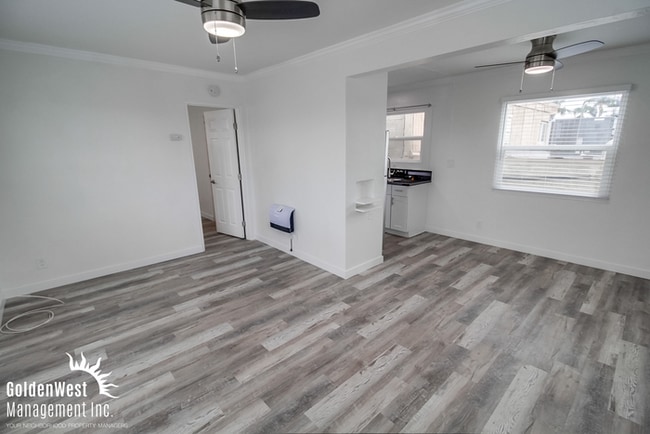Building Photo - Remodeled 1Bdm 1Ba Upstairs Condo in the H...