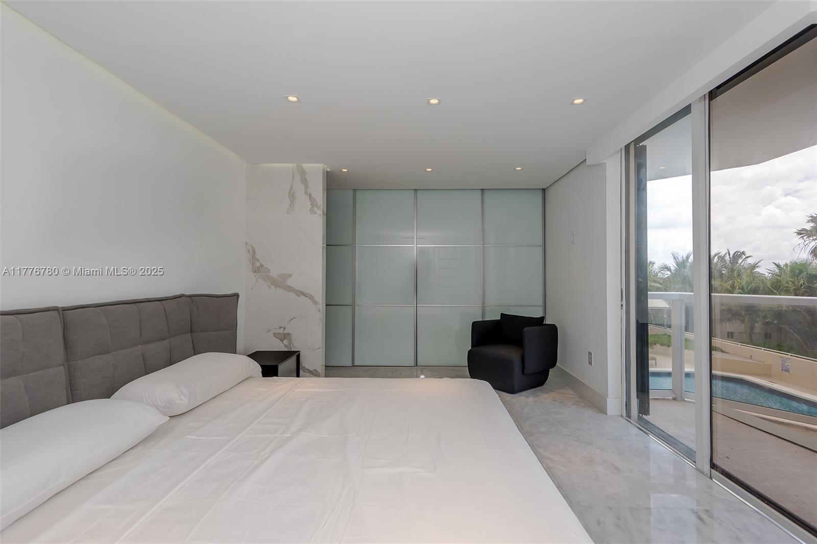Building Photo - 6423 Collins Ave