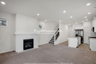 Building Photo - Modern Three Bedroom Home in SW Portland!